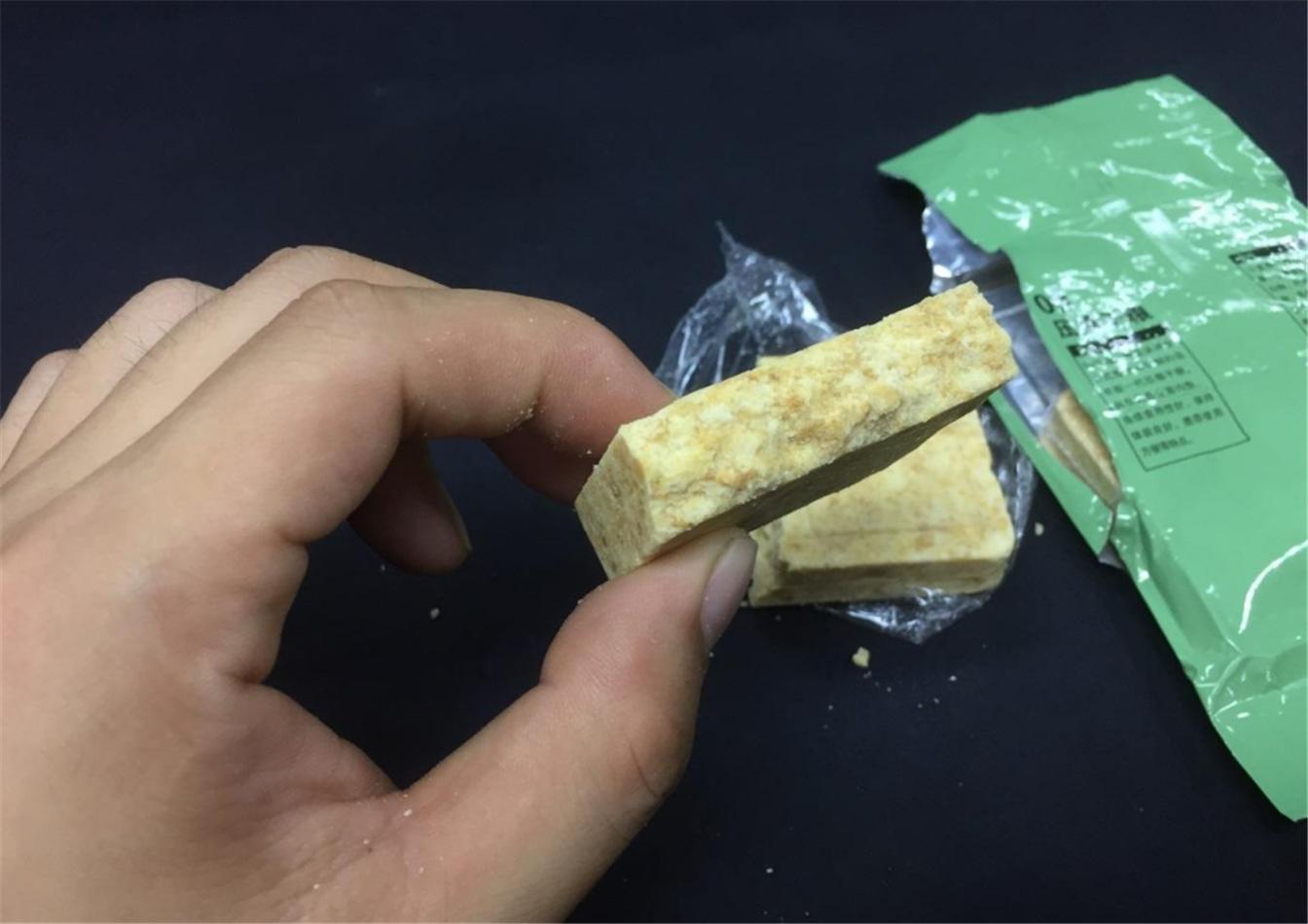 压缩饼干为什么抗饿,压缩饼干为啥能抗饿用水煮开