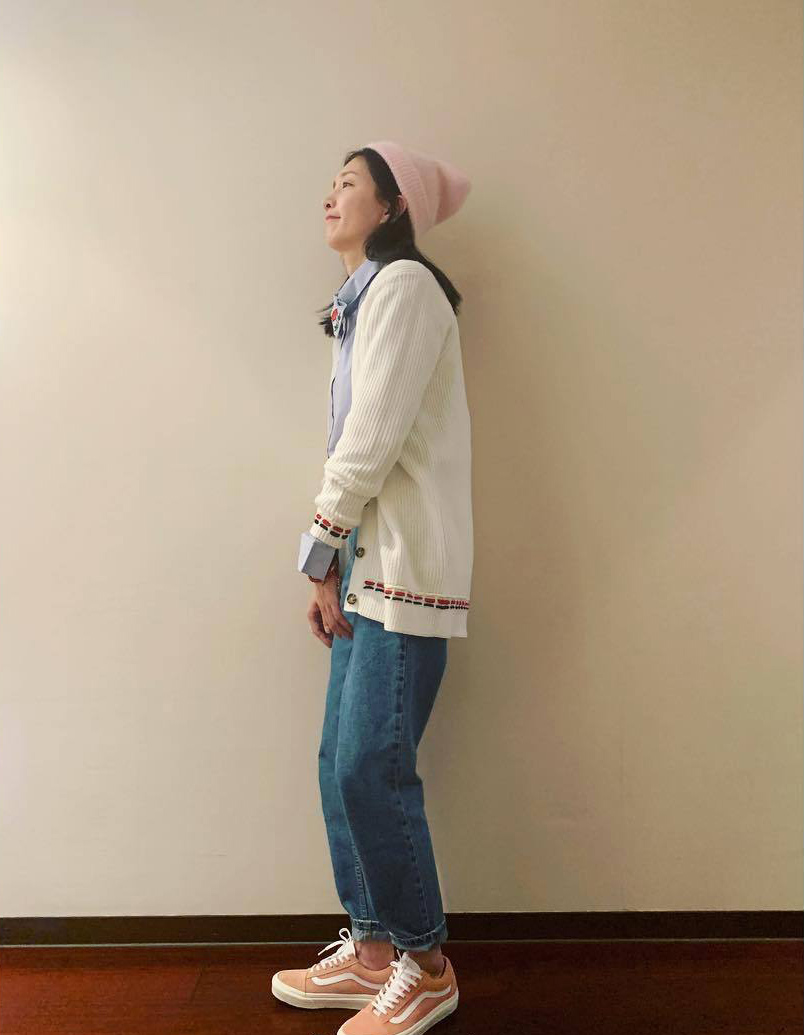 江疏影黑色蝴蝶结礼服,江疏影白衬衫搭配黑色小短裙