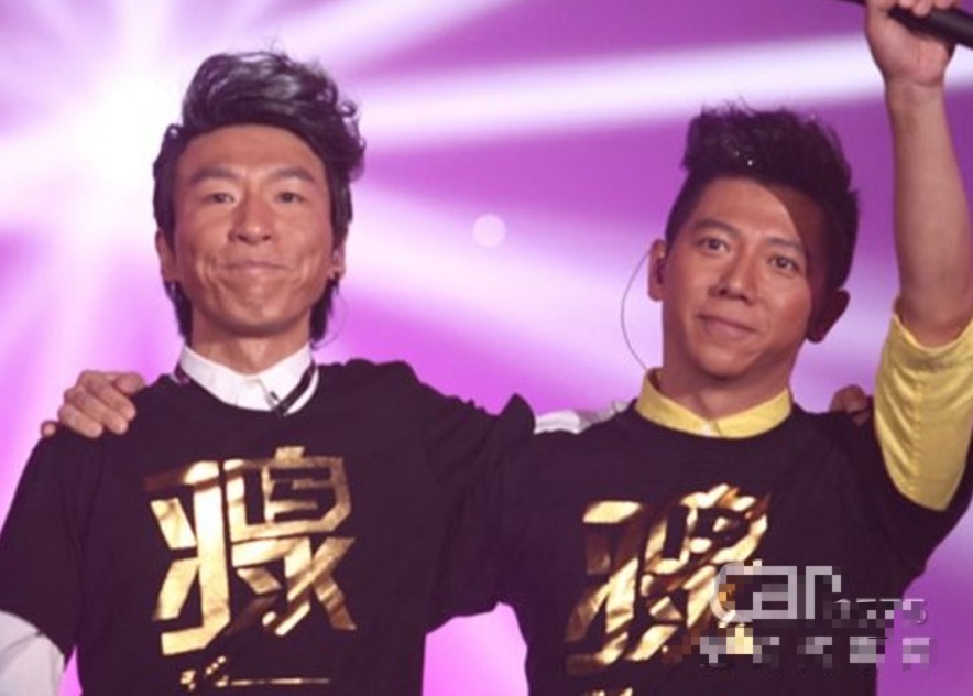 那个奔跑的少年，兴许他累了，他划地为牢，歌迷只问：怎么能够？