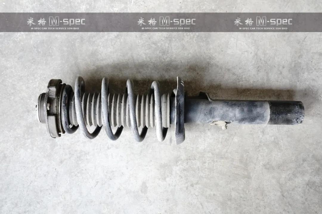 大众迈腾换完避震前后对比效果,迈腾改koni变色龙避震使用感受