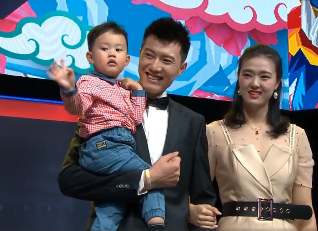 张常宁与张晨是同父异母吗,张常宁和哥哥是同父异母