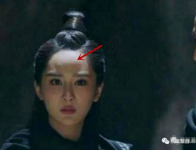 小眼睛厚嘴唇塌鼻梁的女明星,大眼小脸女明星