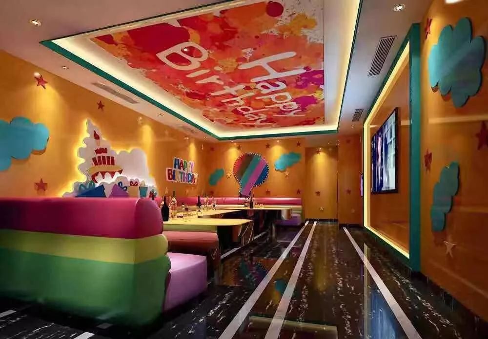 shou家自带食材的火锅店，开在KTV里，人均10+元