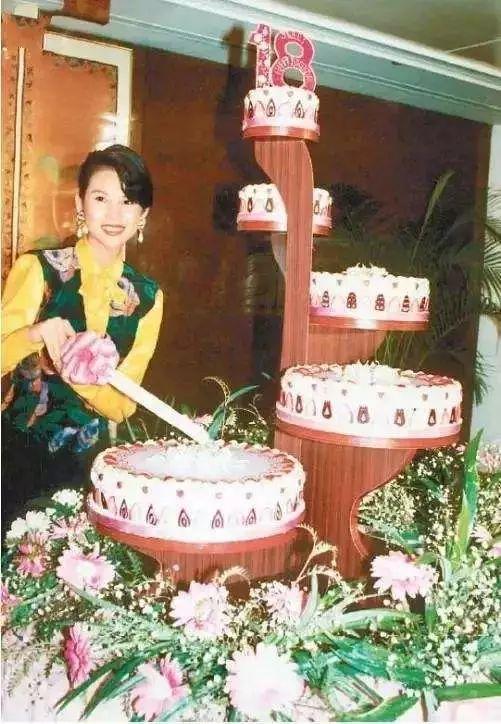 港姐*史艳**内幕：被母亲“卖”给富豪，几欲寻短，现逆袭为人生赢家