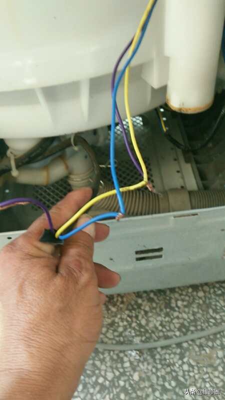 海尔洗衣机排水牵引器怎么复位,海尔洗衣机不排水主板维修