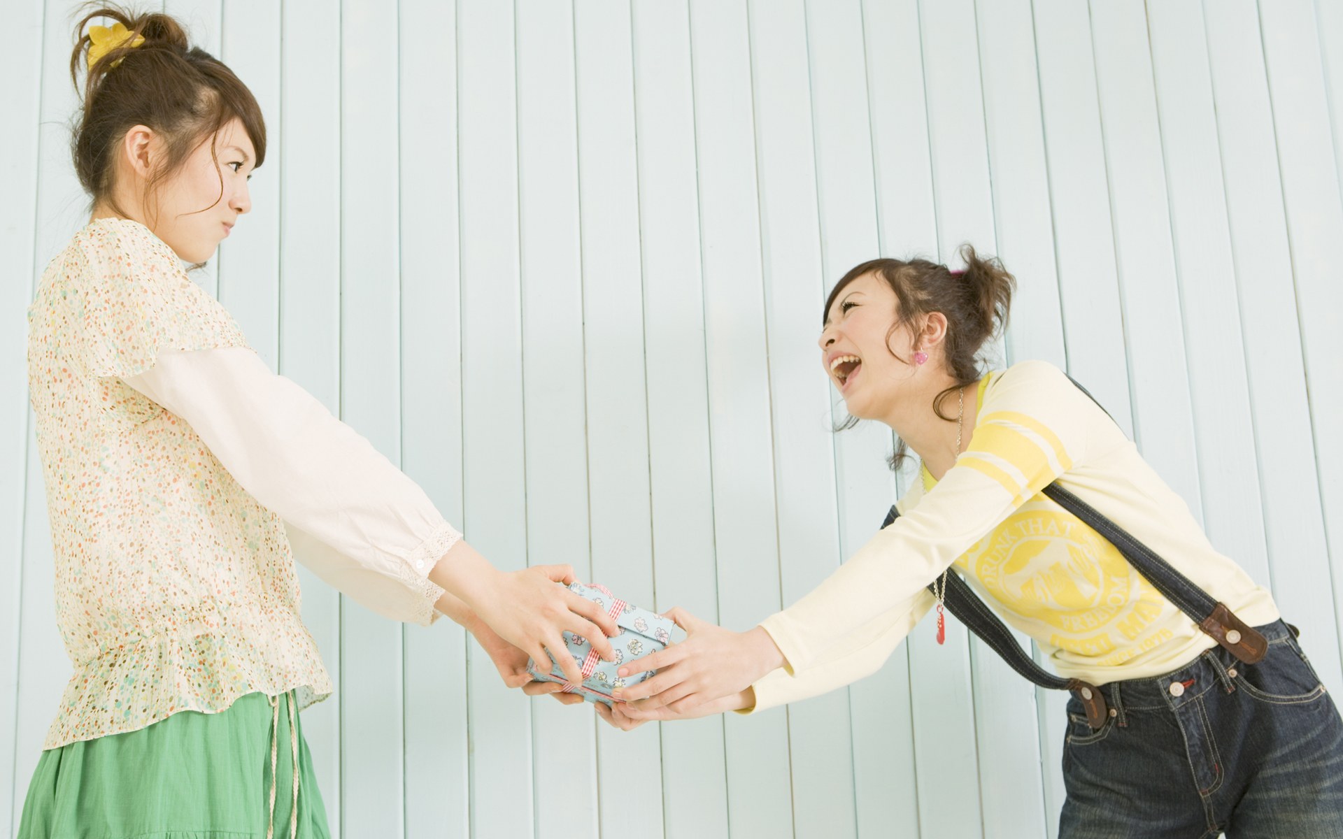 亲戚之间永远不要谁瞧不起谁,亲戚朋友要相互来往才是人情