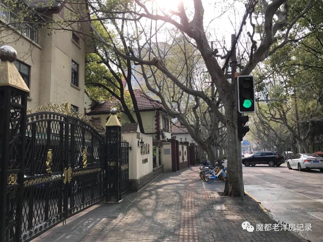 徐汇区华山路905弄汇益花园,700万苏式园林别墅255平独栋