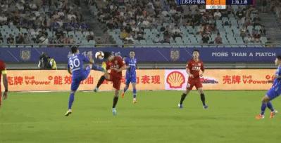 球迷谈姜至鹏杀人式飞踹：成功转移球迷视线，为中国足球做贡献