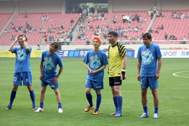 范志毅谈鹿晗足球时代少年团,范志毅获封大将军