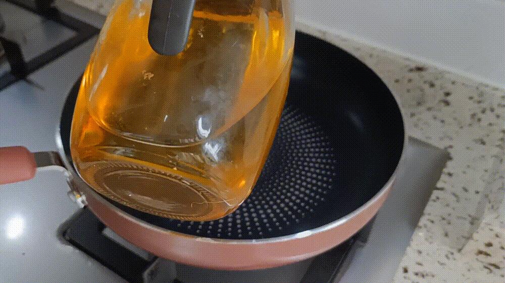 据说这个煎锅能聚油还超好用！——苏泊尔火红点聚油煎锅使用评测