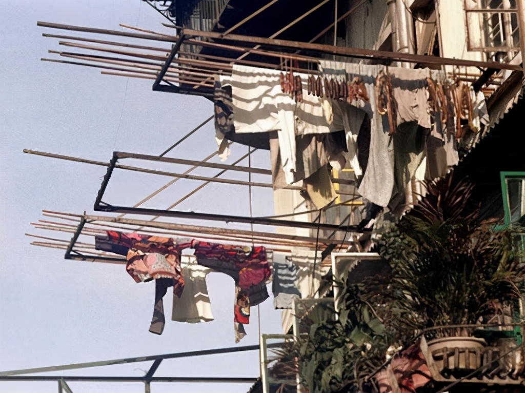 长久不住的房间经常有许多灰尘，这些灰尘哪来的？