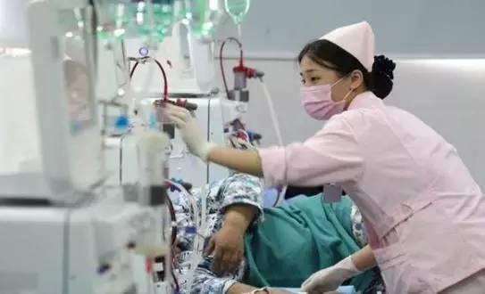 透析了怎么喝水才健康,尿毒症透析怎么控制饮水