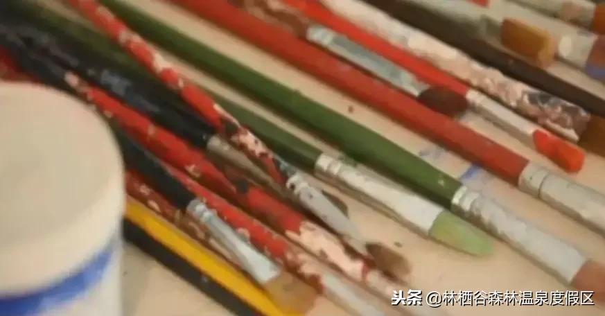 又一位扫地僧火了！保洁阿姨气哭美术生，无名之辈也能梦想成真！