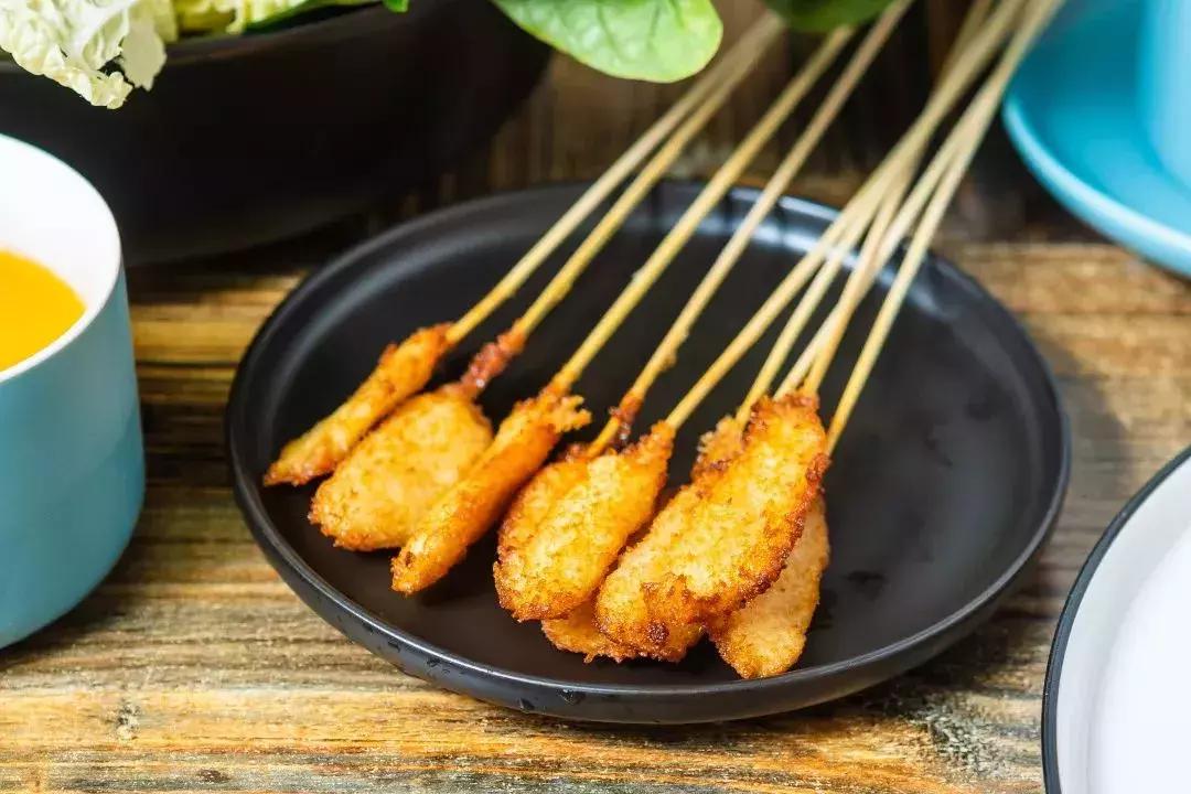 北京卖麻辣拌一年赚多少钱,走红的东北大姐摆摊麻辣烫