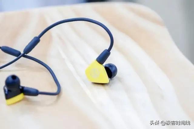 入耳式耳机舒适度测评,体验感好的耳挂式耳机