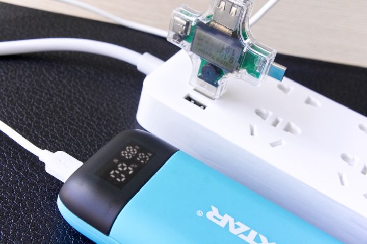 新型插座充电慢,插座不够用就用这款扩展插座