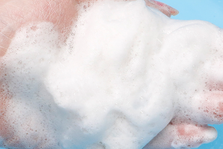 脸上皮肤需要定期做深度清洁吗,皮肤不好去医院检查什么