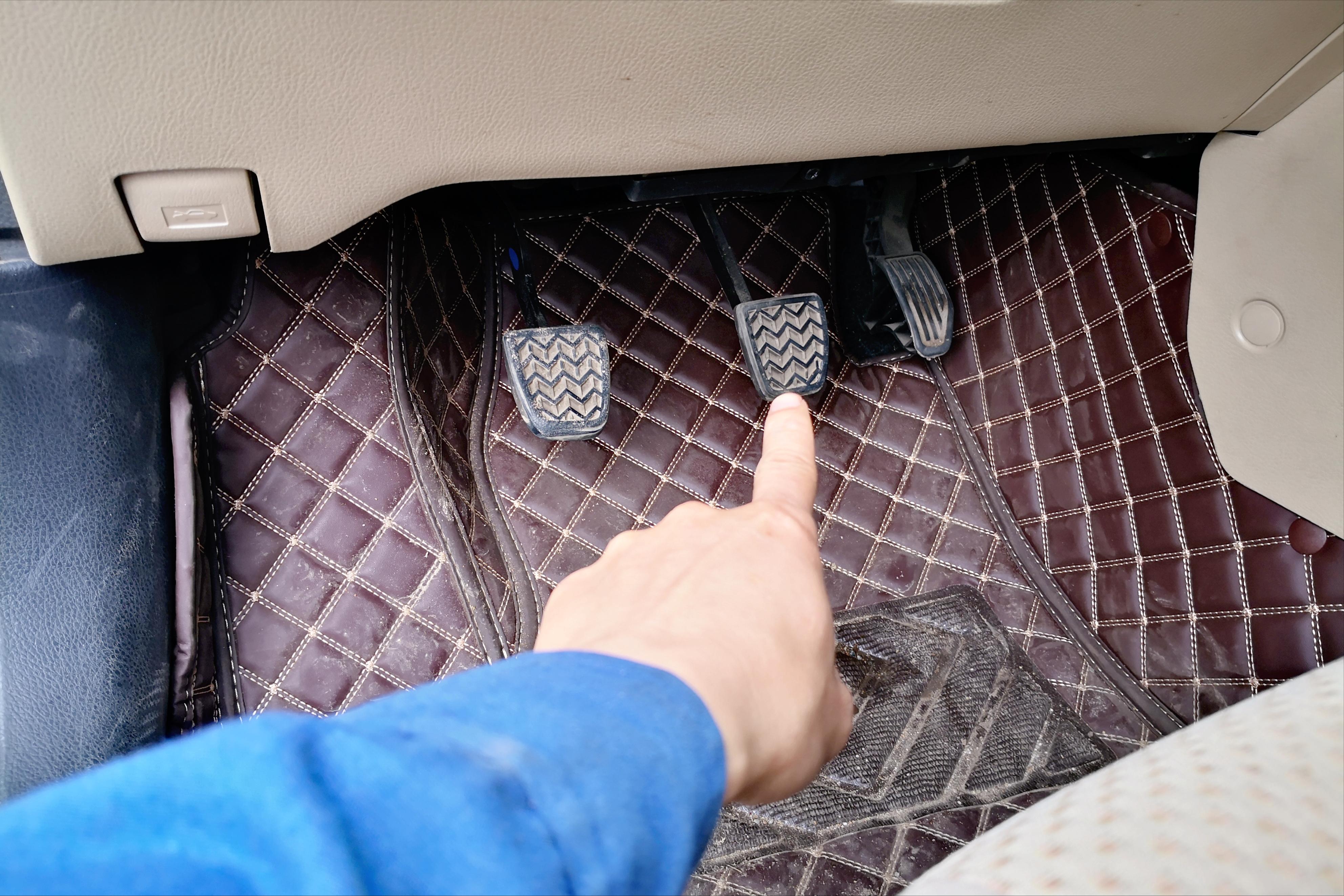 新手在路上开车需要注意哪些,新手开车在路上应该注意什么