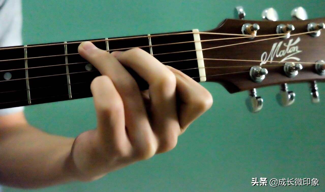 手疼弹吉他,弹吉他手指疼怎么办如何缓解