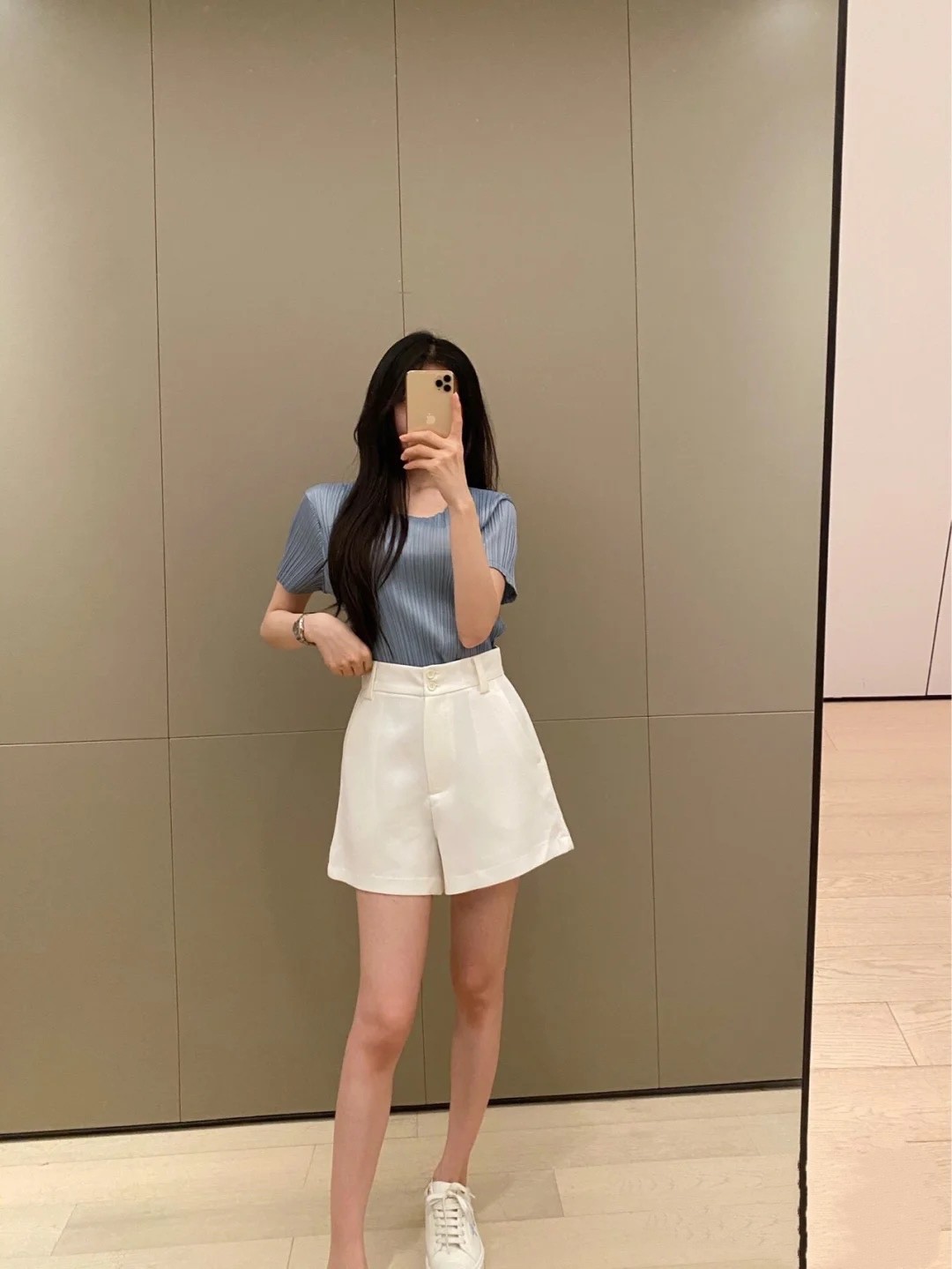 2022年新款夏天时尚西装短裤气质,2020年流行的西装裤穿搭