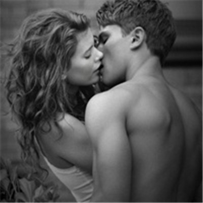 必须掌握的十大接吻方式,接吻时男人有这三个动作别怀疑