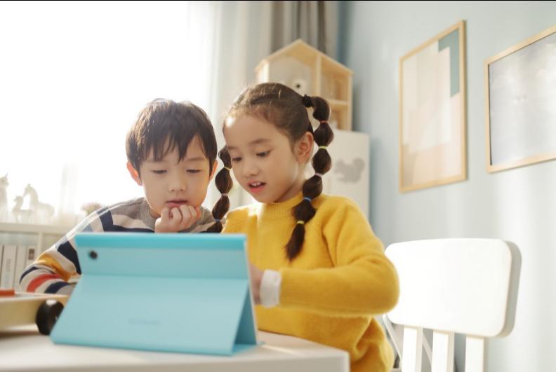 护眼灯点亮了孩子们健康和希望,boe护眼灯新款