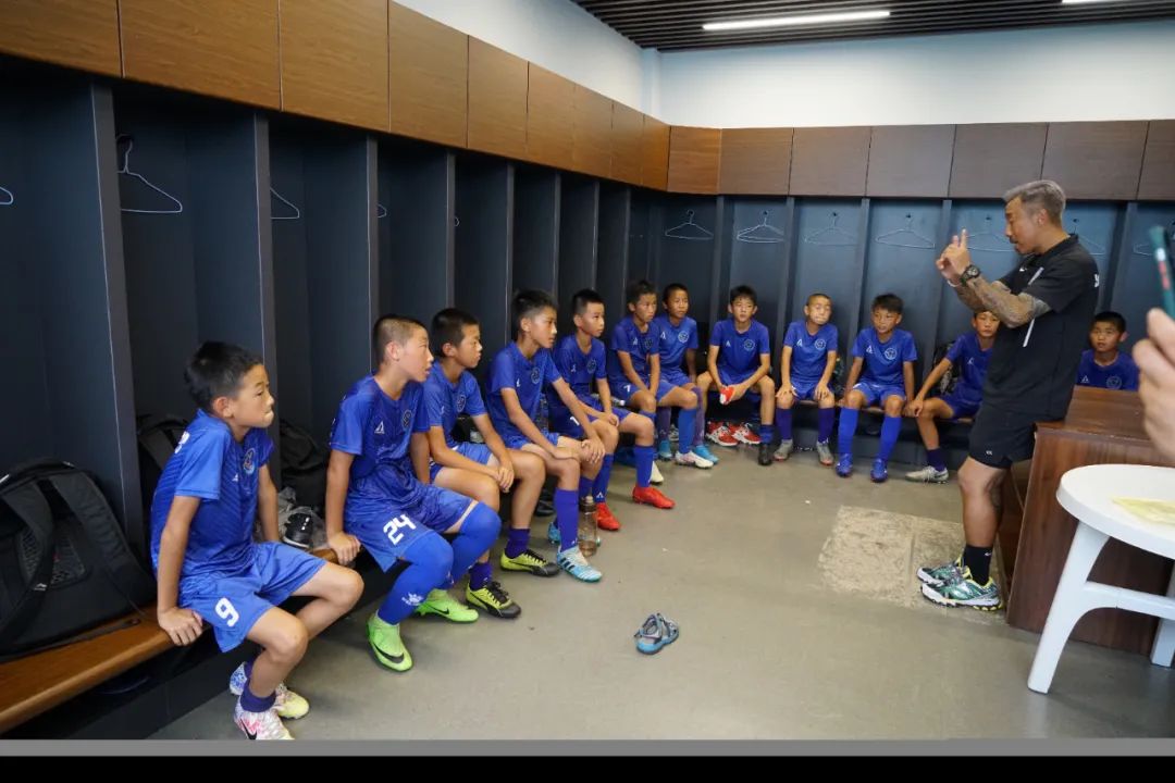 幸运星勇夺“攀翼群英荟•青少年足球挑战赛”3组别冠军