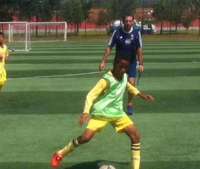 国足惊现14岁中非混血天才!改中国籍,声称要将国足踢进世界杯