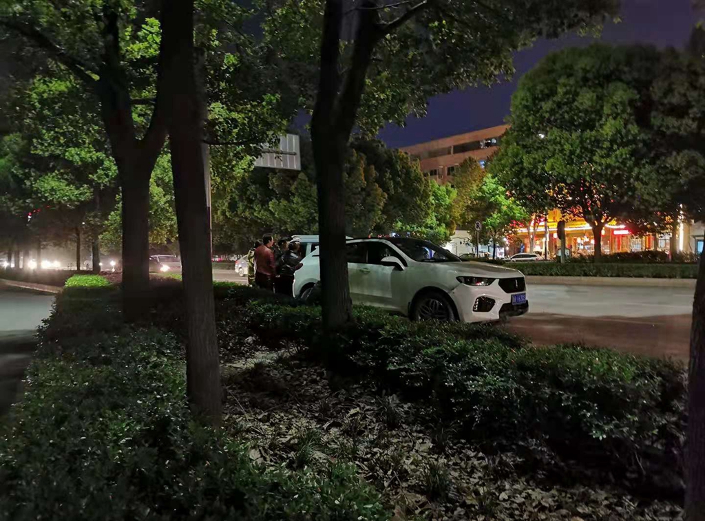 车辆发生刮蹭怎么修复,车辆轻微刮蹭对车行驶有影响吗