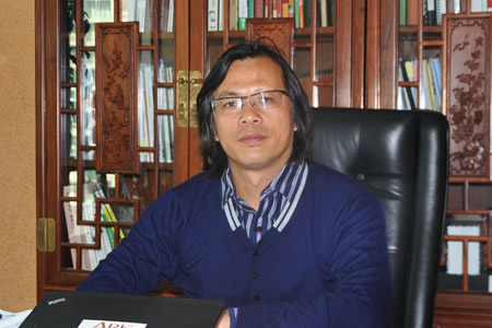 温州富二代,不继承家业独自创业,买巴西森林,留长发,为啥?