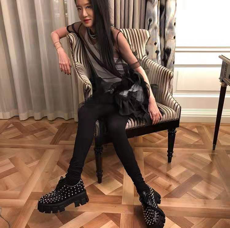 72岁婚纱女王王薇薇生日照曝光,婚纱女王王薇薇72岁素颜照