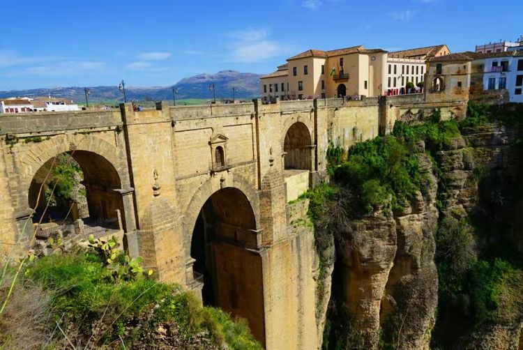 葡萄牙和西班牙哪个值得旅游,西班牙和葡萄牙旅游区别