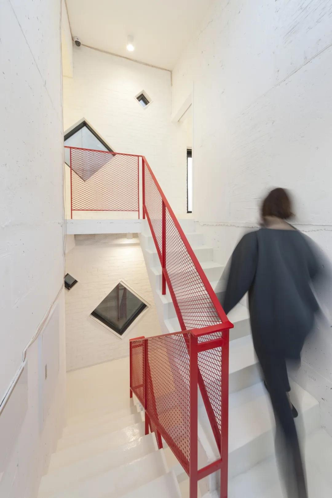 韩国怪叔叔,怪叔叔设计屋