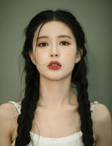 深大校花事件,深大校花黄晓明