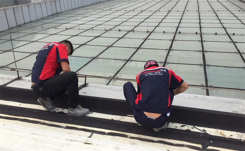 彩钢板屋顶防水补漏省钱方案,彩钢板屋顶防水最新做法