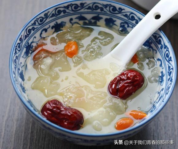 炖银耳汤后续需要加水吗,炖银耳水不够再加水行吗