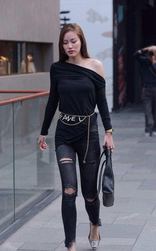 破洞牛仔裤搭配衬衫休闲穿搭,破洞牛仔裤配长款夏季套衫