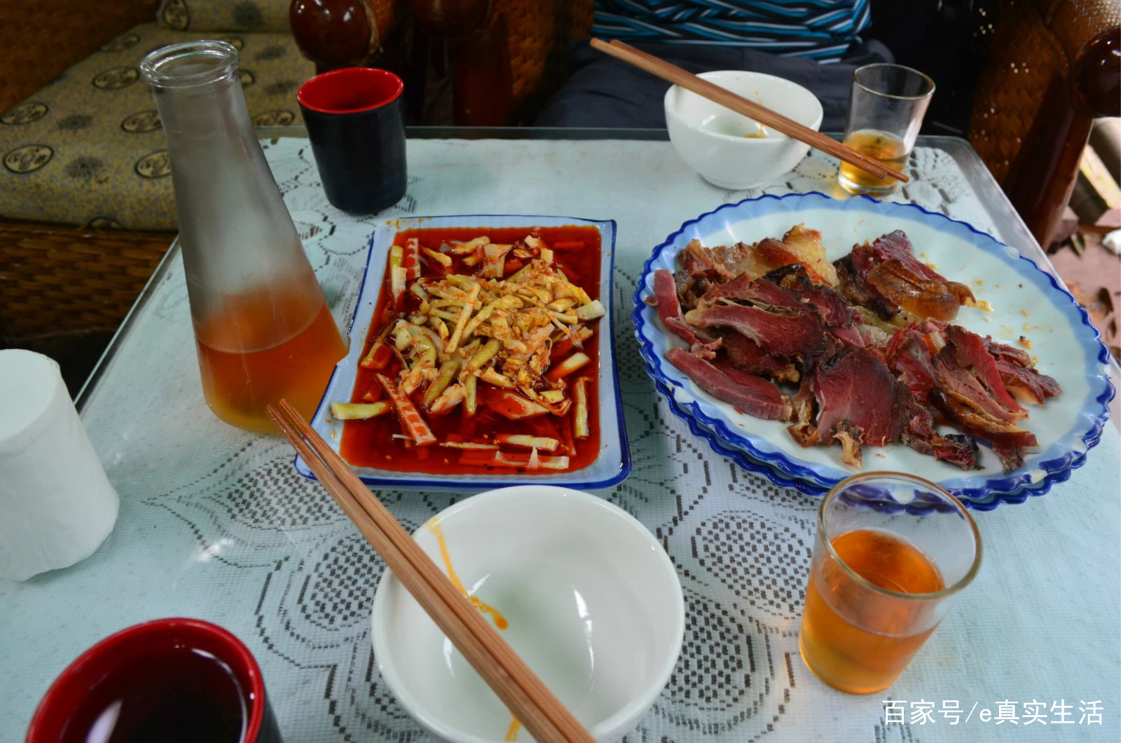 上里古镇，一个名副其实的古镇，人很少，跟丽江大研古城有的一比