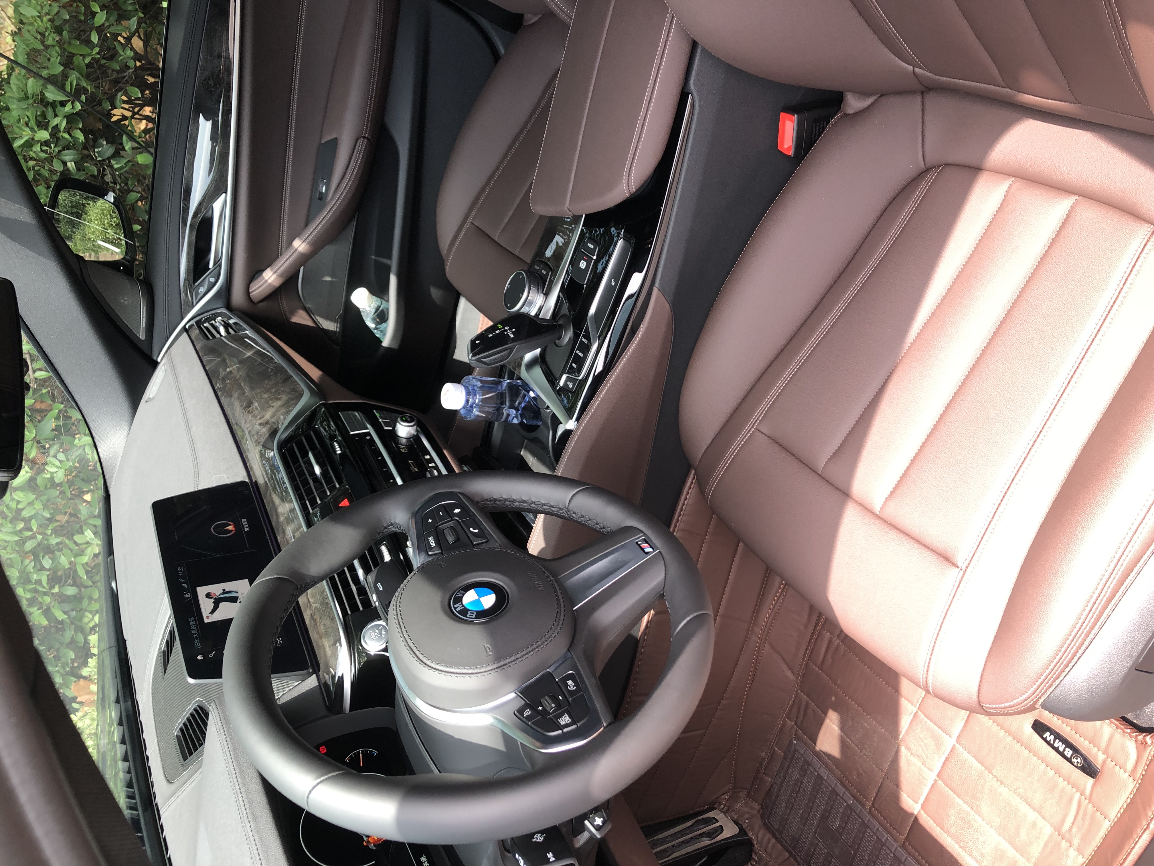 宝马525li要买什么颜色,宝马525li值得买吗