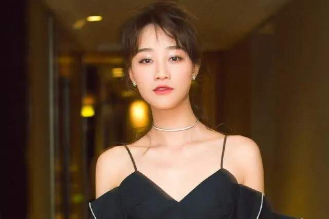 蓝盈莹为何高开低走,蓝盈莹为什么够努力却不讨喜