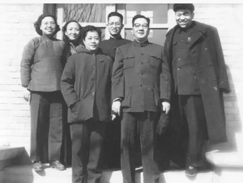 电视剧中福集团原型,突围电视剧原型华润集团