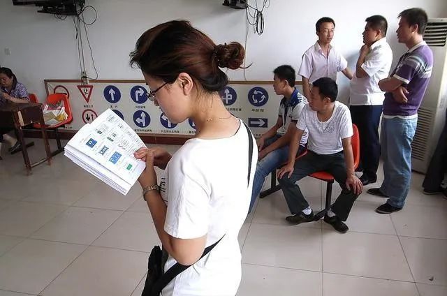 c1科目一考试模拟题1000题,c1科目一考题是在模拟库出吗