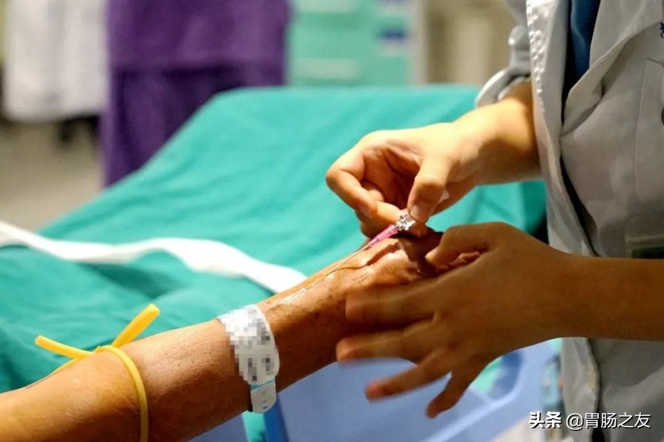 40岁后肠胃镜多久做一次,40岁了有必要做肠胃镜吗