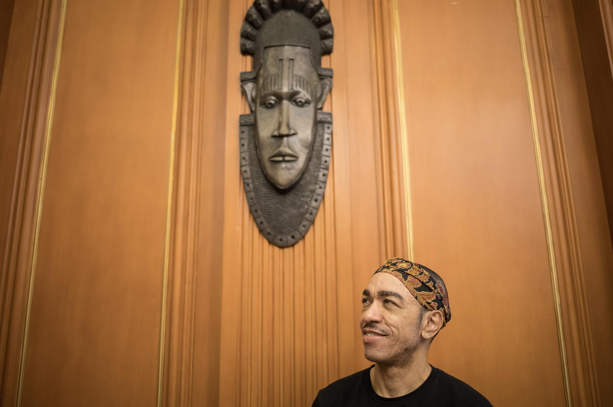 奥巴马的弟弟马克·奥巴马在中国:娶河南媳妇,学书法、唐诗,心怀美国,讨厌特朗普,舍不得离开中国