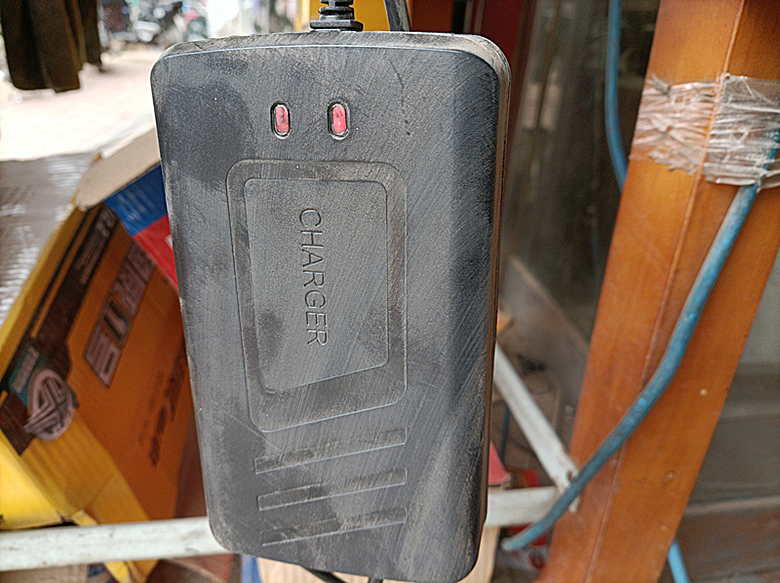 电池技术——电动车电池充电不转灯是电池问题还是充电器问题？