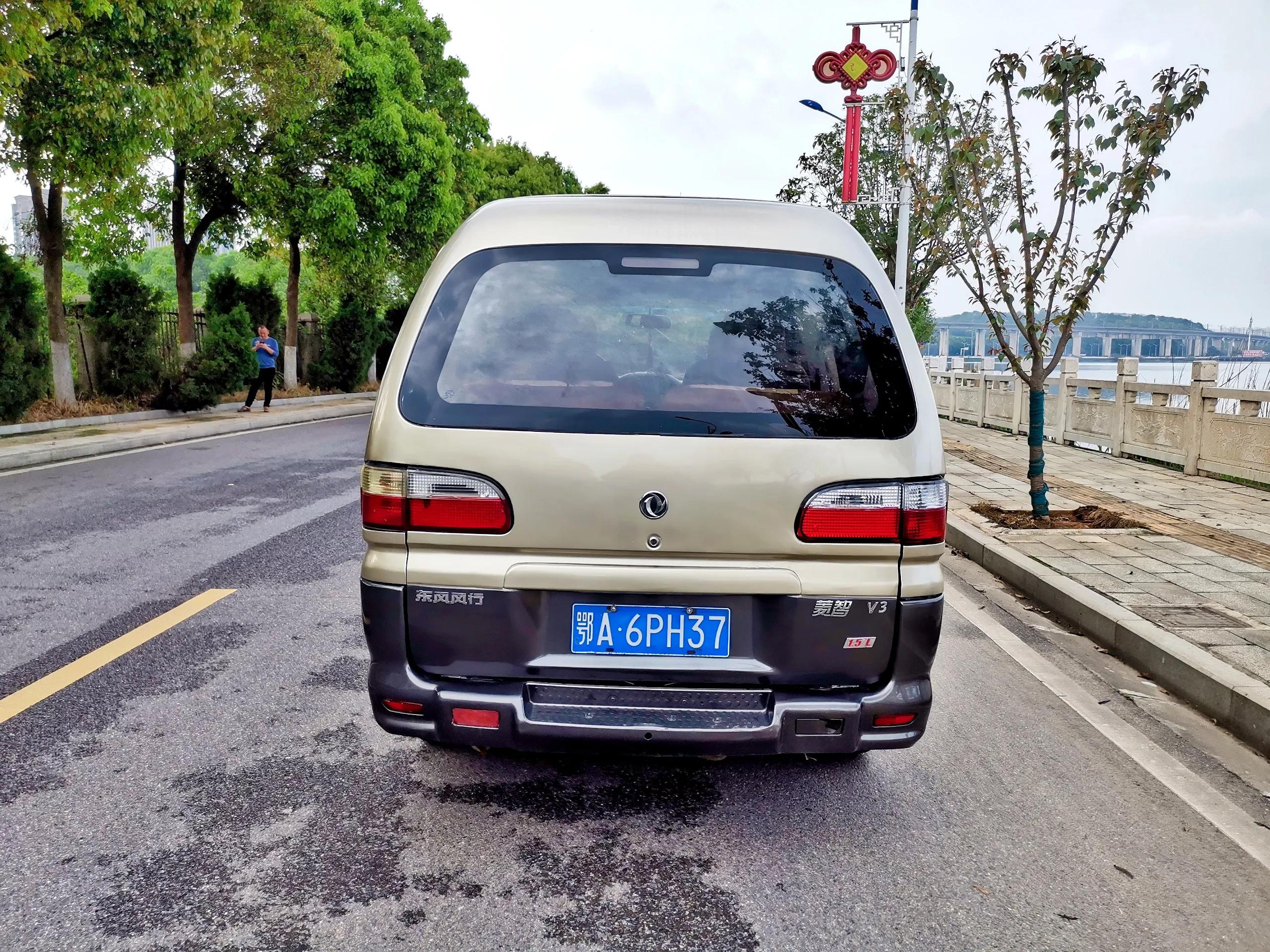 大排量跑山路费油还是小排量费油,大排量车开得慢费油还是快费油