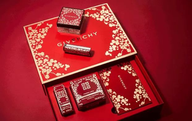 过年当城里的Cindy变回了翠花，这些单品让你洋气地拜年！