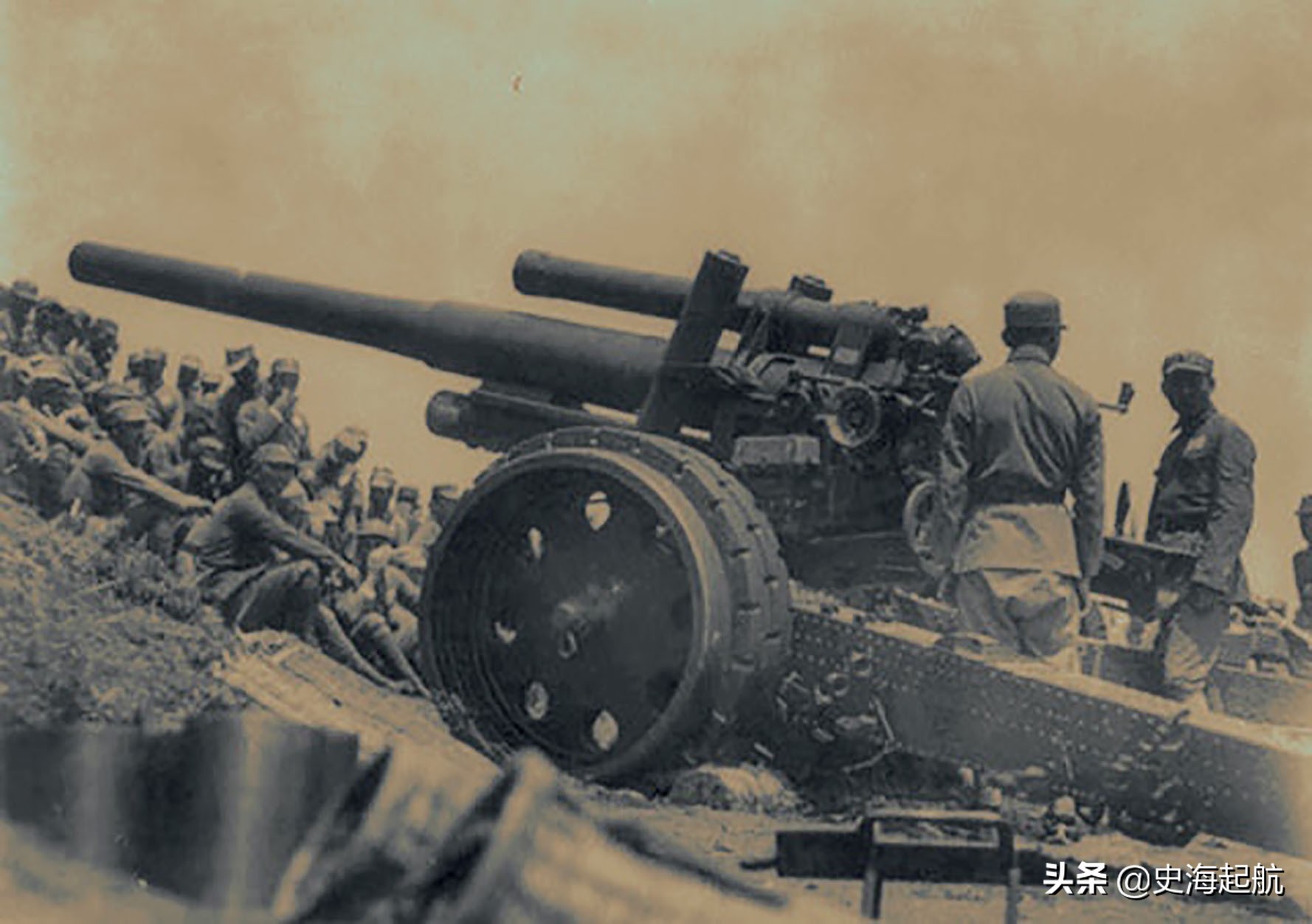 抗战时中国*队军***器武**照片：图3是国军的坦克，图6是国军的重机枪