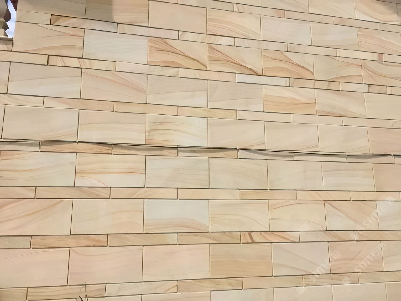 米黄砂岩石材抛光,米黄砂岩加工打磨全过程