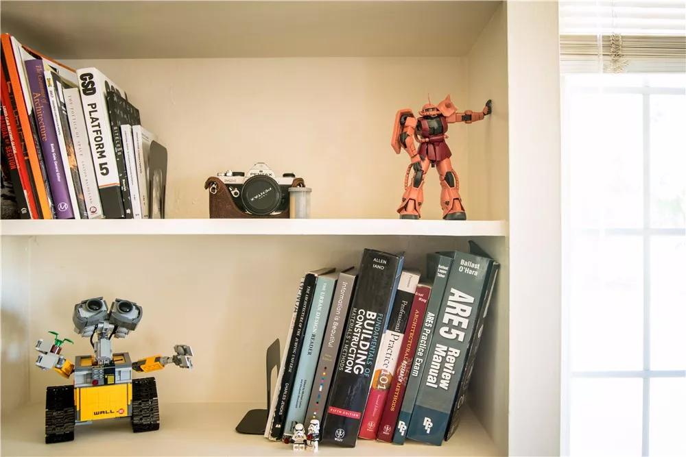 他一个人住,她一人独住100平复古房